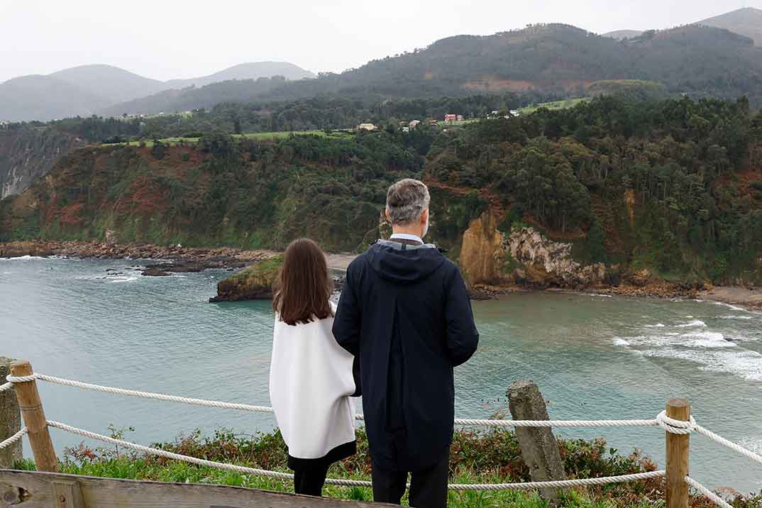 Reyes Felipe y Letizia - Cadavedo Pueblo Ejemplar 2022 © Casa S.M El Rey