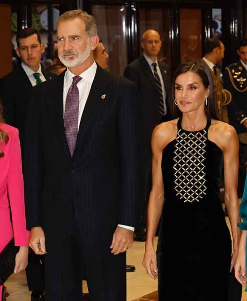 Los looks de la reina Letizia y sus hijas en el concierto previo a los Premios Princesa de Asturias