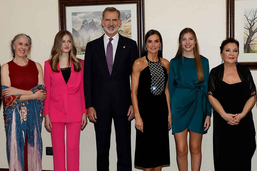 Reyes Felipe y Letizia con sus hijas la princesa Leonor y la Infanta Sofía - XXX Concierto Premios Princesa de Asturias© Casa S.M. El Rey