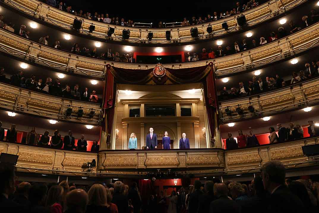 Rey Felipe y Reina Letizia - Inauguración de la temporada lírica 2022/2023 del Teatro Real de Madrid © Casa S.M. El Rey