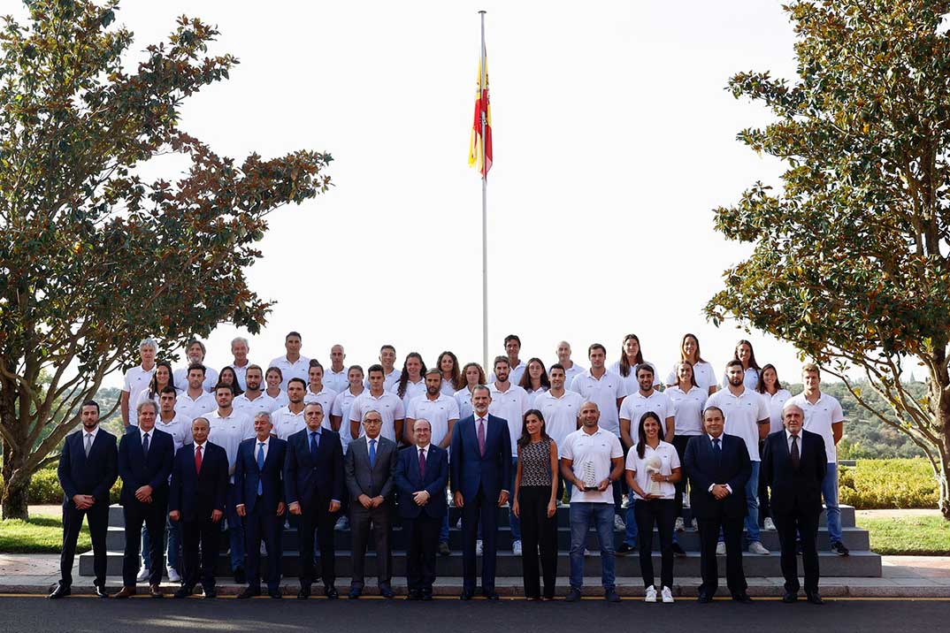 Reyes Felipe y Letizia - Audiencia Selecciones Masculina y Femenina de Waterpolo © Casa Real S.M. El Rey