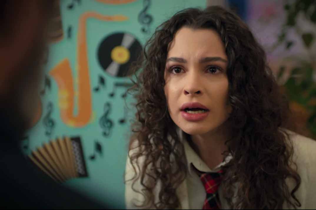 “Hermanos” Capítulo 24: Asiye se enfrenta a Akif y a Doruk