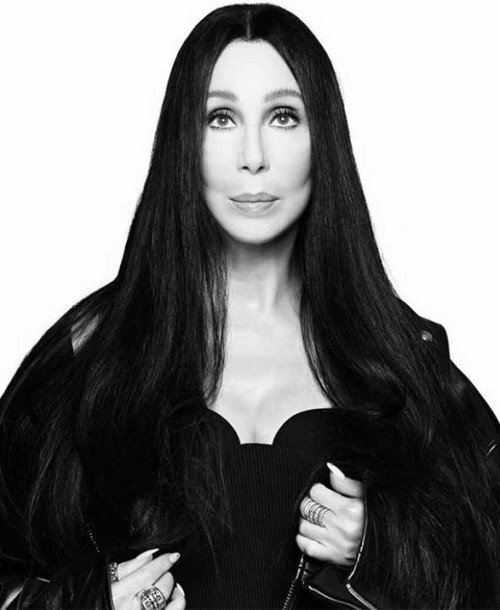Cher defiende su relación con su nuevo novio, 40 años menor