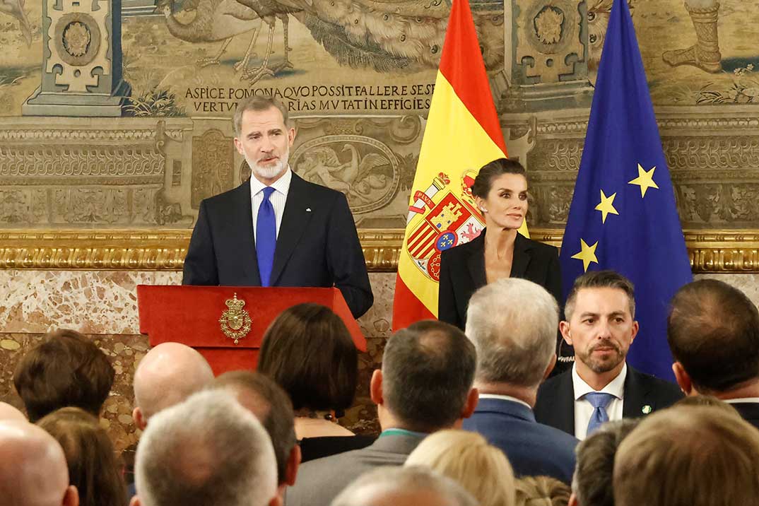 Reyes Felipe y Letizia - Audiencia a los participantes en la 68ª Sesión Anual de la Asamblea Parlamentaria de la OTAN © Casa S.M. El Rey