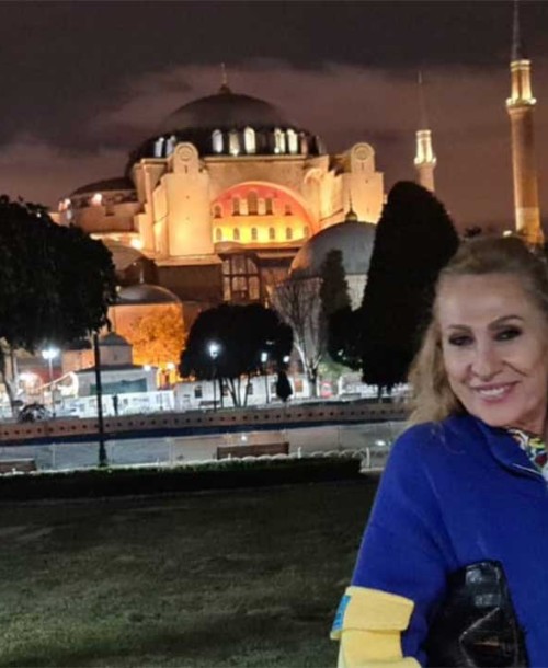 Rosa Benito tranquiliza a sus fans desde Estambul tras el atentado