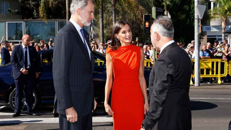 El nuevo vestido favorito de la reina Letizia: de Zara diseñado por Narciso Rodríguez