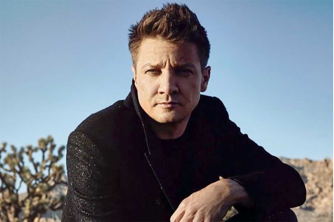 Jeremy Renner en “estado crítico” tras sufrir un accidente en la nieve