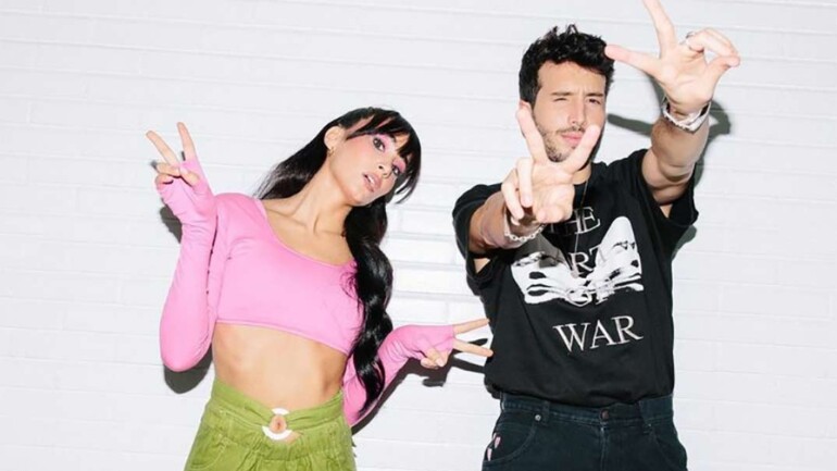 La imagen de Sebastián Yatra rompiendo una foto de Aitana y Miguel Bernardeau