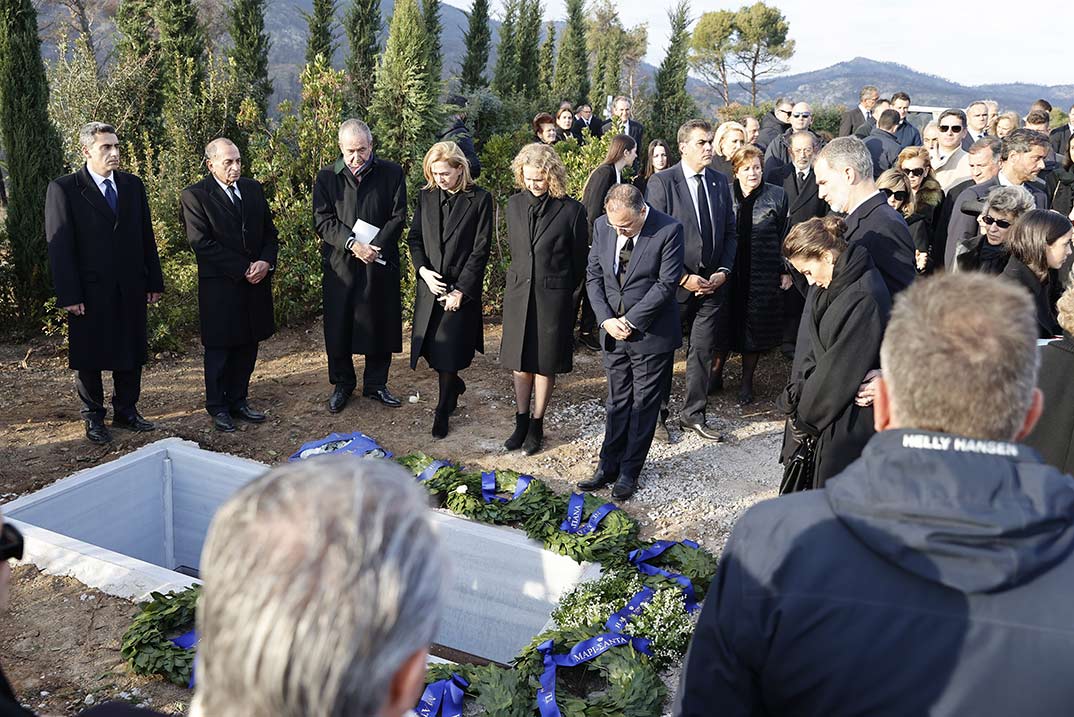 Reyes Felipe y Letizia con la reina Sofía - Funeral Constantino de Grecia © Casa Real S.M. El Rey