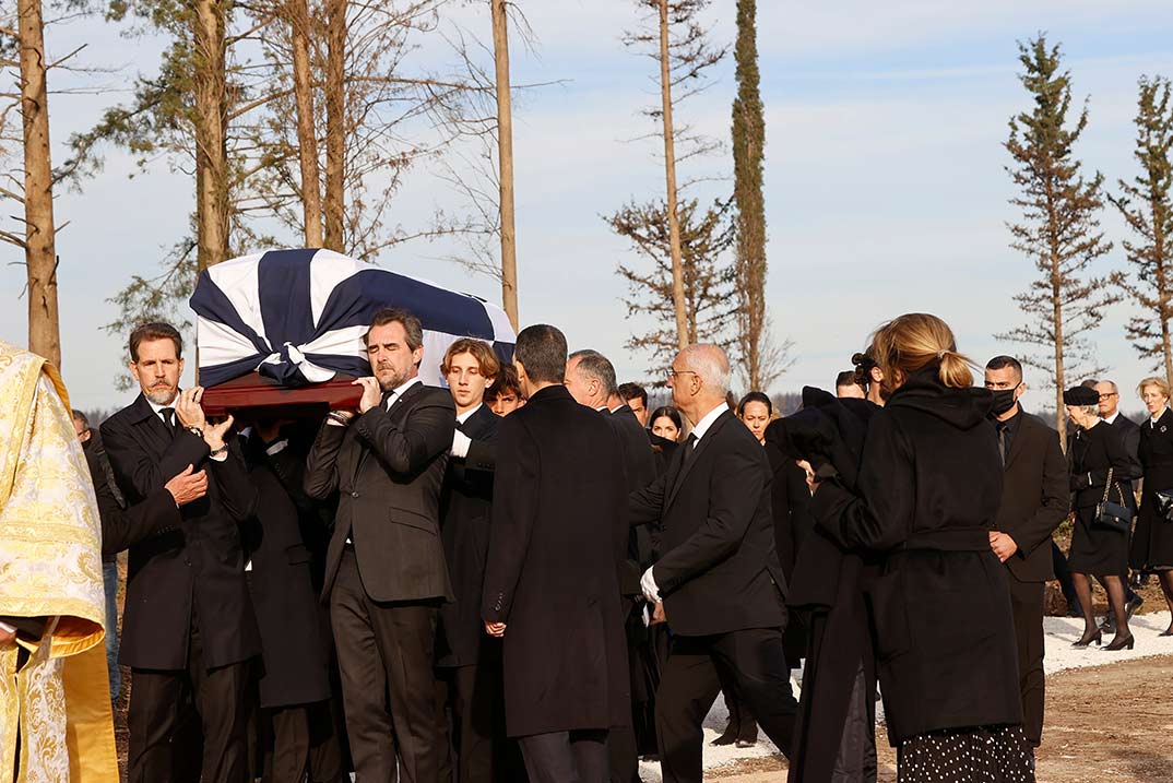 Reyes Felipe y Letizia con la reina Sofía - Funeral Constantino de Grecia © Casa Real S.M. El Rey