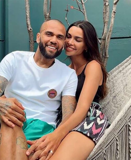 Dani Alves y Joana Sanz confirman su reconciliación paseando de la mano por Barcelona