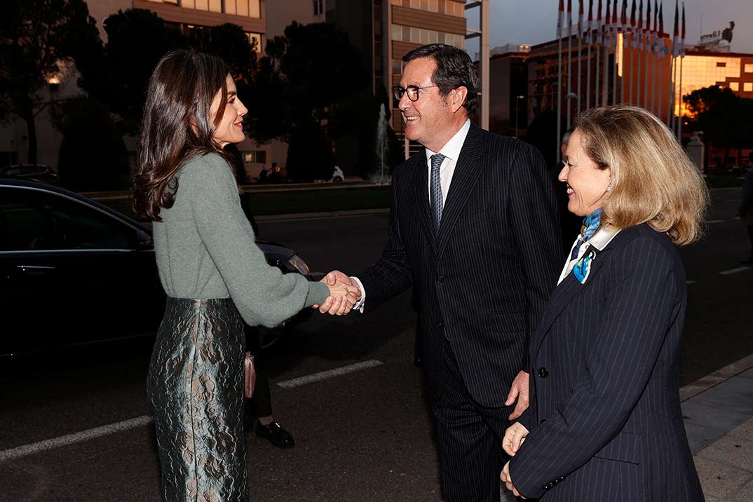 La reina Letizia retoma su agenda en solitario