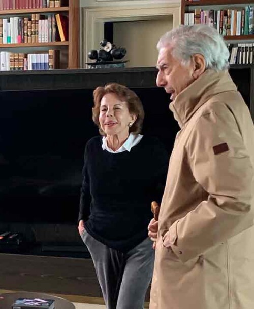 Las imágenes que confirman el reencuentro entre Vargas Llosa y su ex mujer