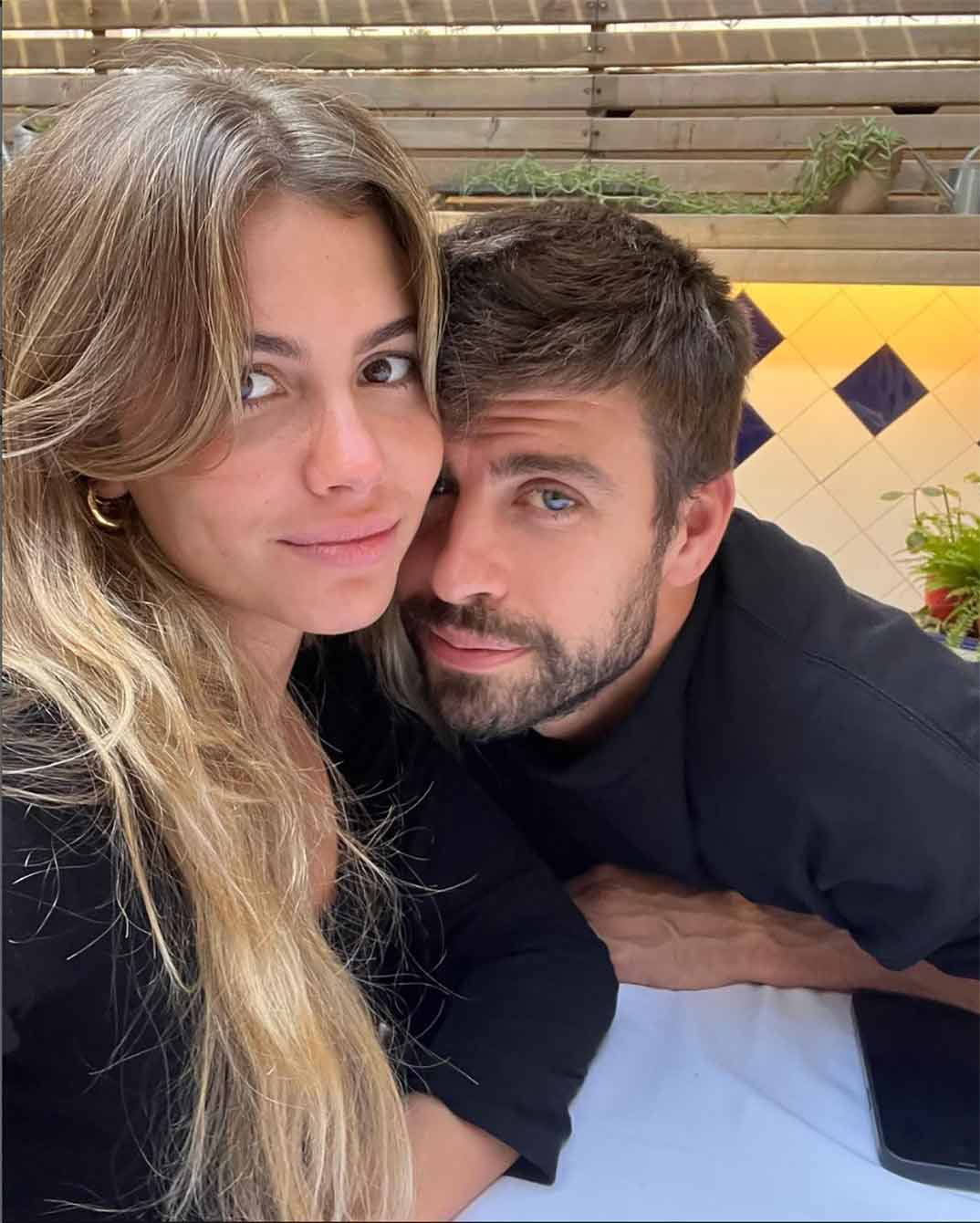 Gerard Piqué y Clara Chía © Redes Sociales