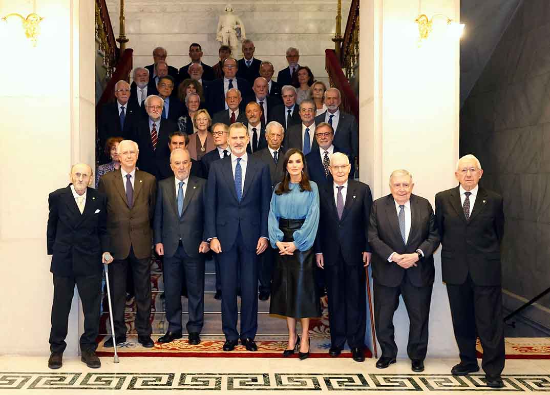 Reyes Felipe y Letizia - Pleno RAE © Casa Real S.M. El Rey