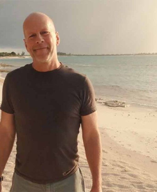 Bruce Willis muy arropado por sus seres queridos en su 69 cumpleaños