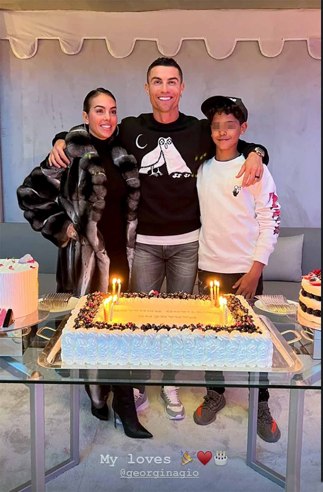 Cristiano Ronaldo con Georgina Rodríguez y Cristiano Jr. © Redes Sociales