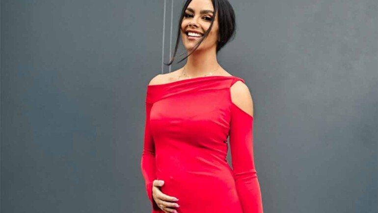 Cristina Pedroche homenajea a Rihanna con su último ‘look’ de embarazada