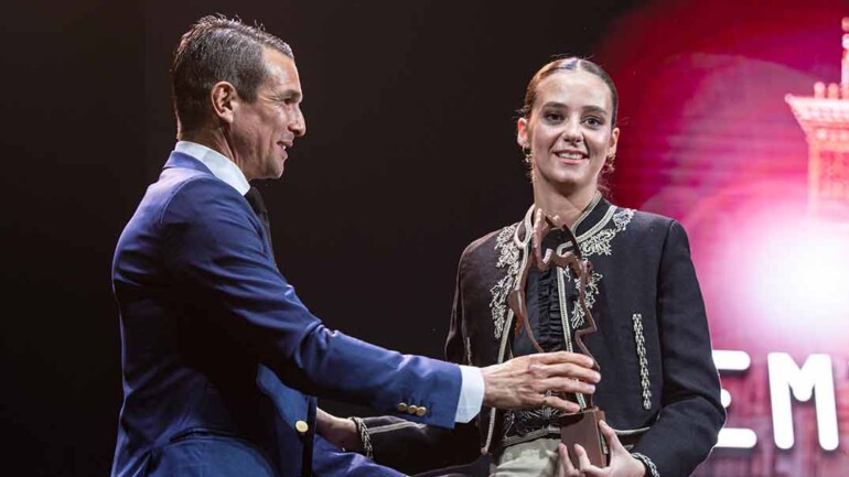 Victoria Federica, espectacular con un look taurino de Dior