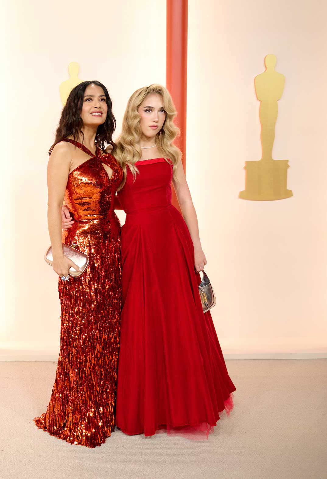 Salma Hayek y Valentina Paloma Pinault - Premios Oscar 2023 © 2023 Academy of Motion Picture Arts and Sciences