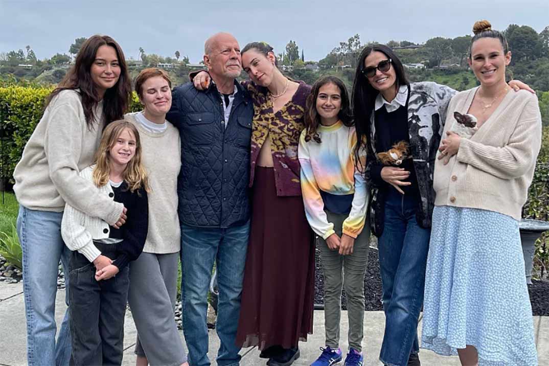 Bruce Willis con su familia © Redes Sociales