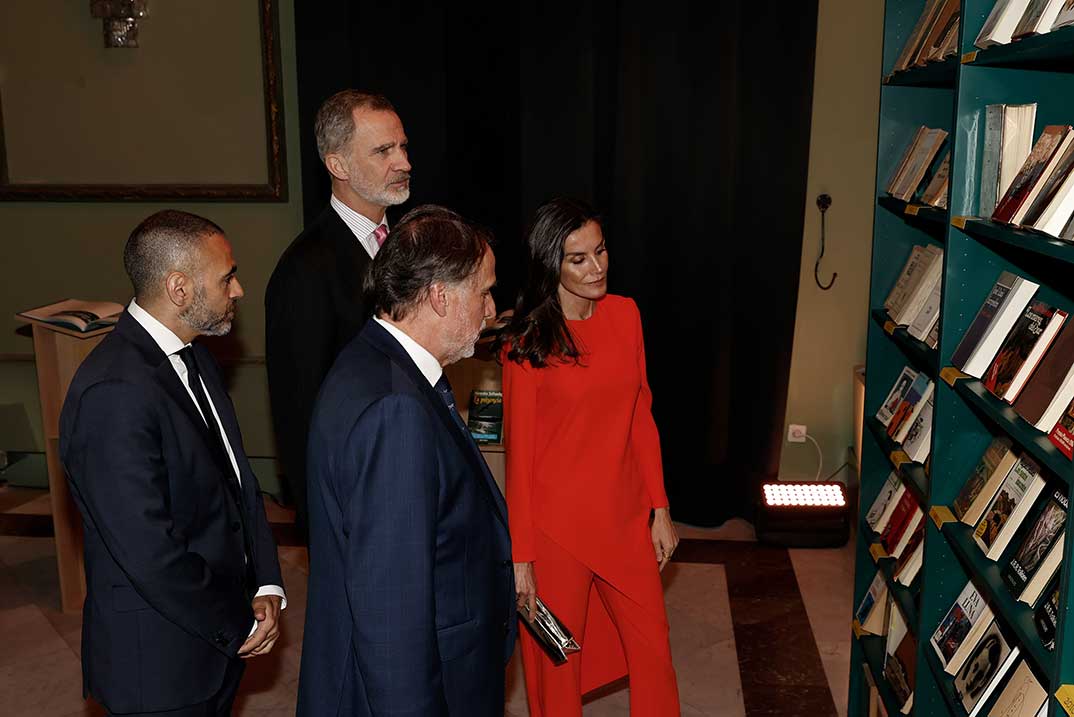 Reyes Felipe y Letizia - Conmemoración centenario Casa del Libro © Casa Real S.M. El Rey