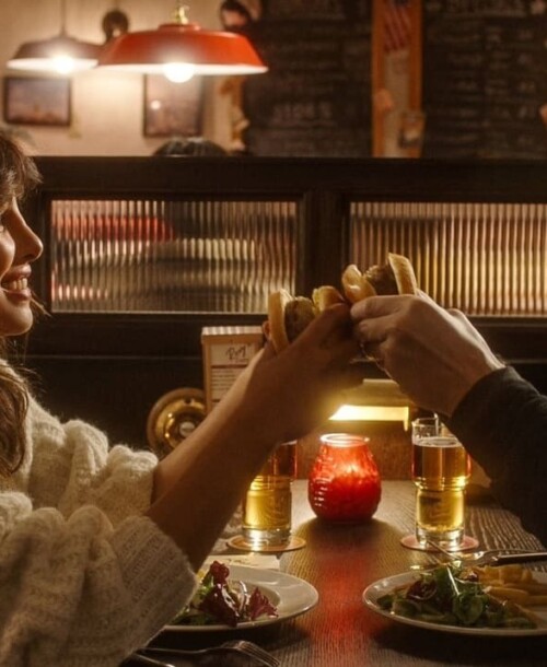 «Love Again» con Sam Heughan y Priyanka Chopra Jonas