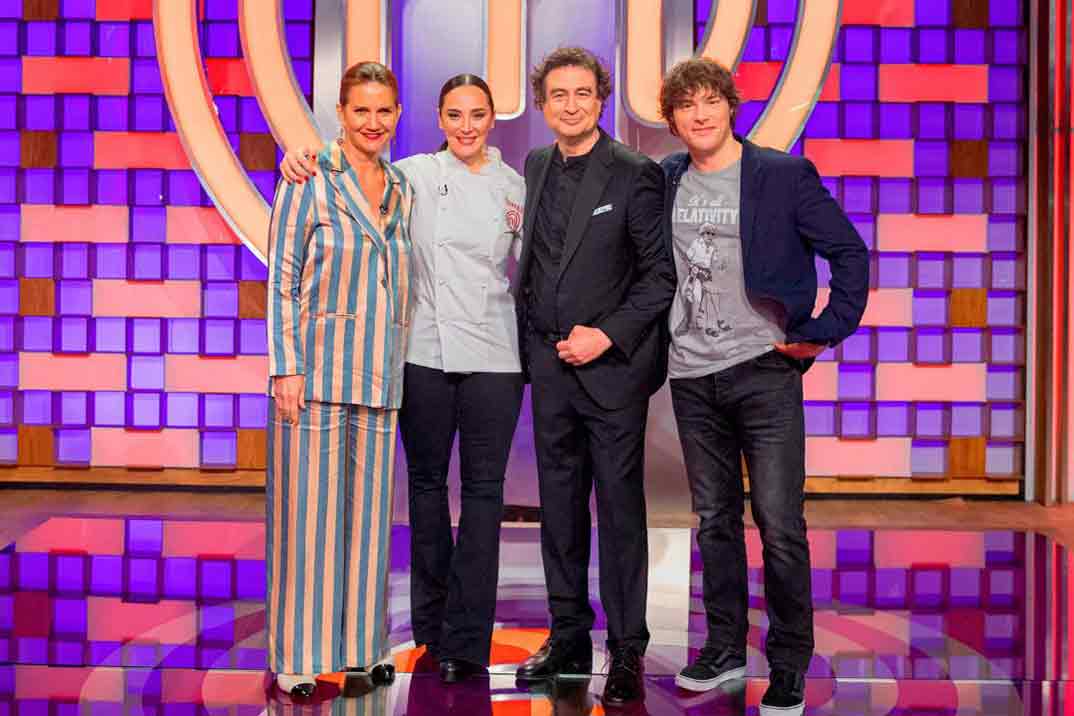 Tamara Falcó con Pepe Rodríguez, Samantha Vallejo-Nágera y Jordi Cruz - MasterChef © RTVE