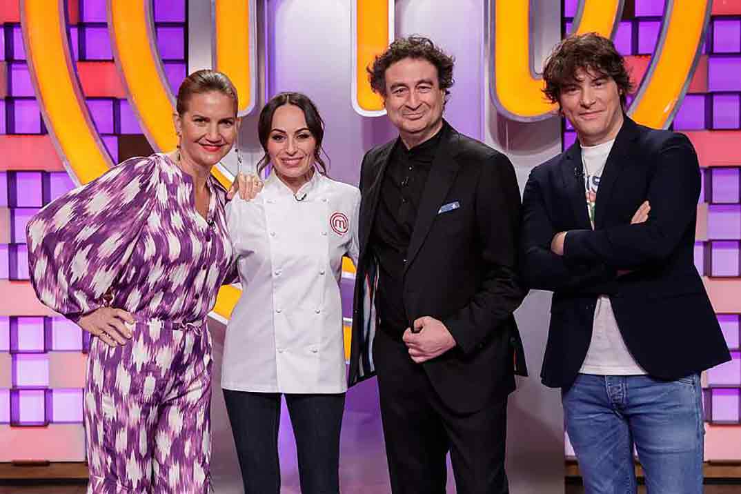 María Escoté con Pepe Rodríguez, Samantha Vallejo-Nágera y Jordi Cruz - MasterChef © RTVE