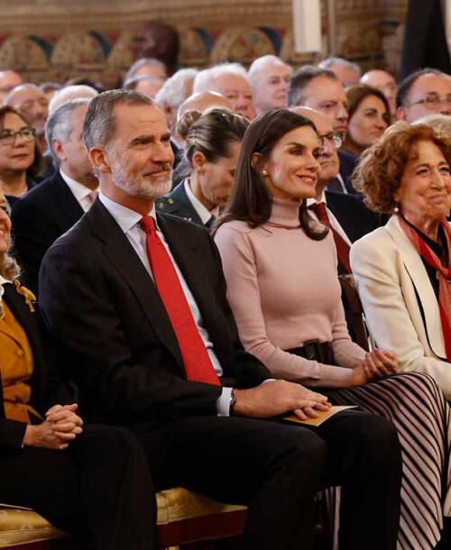 Los Reyes abren el palacio a la Real Academia de la Historia