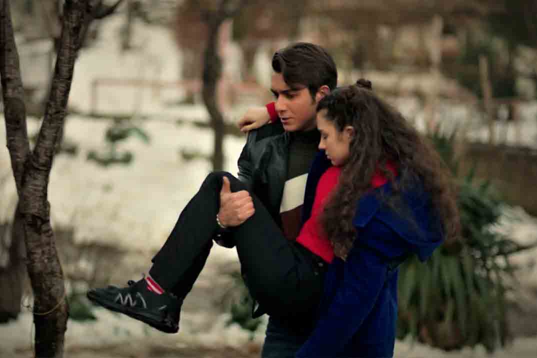 “Hermanos” Capítulo 45: Asiye gravemente herida tras recibir un disparo