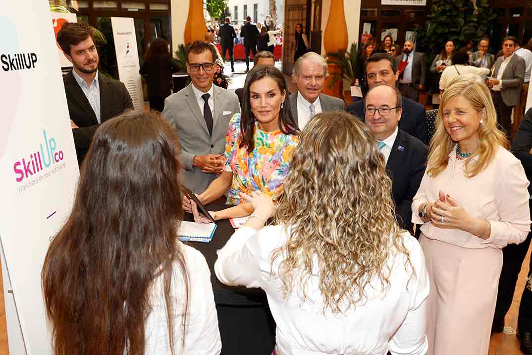 La reina Letizia se viste de flores en primavera