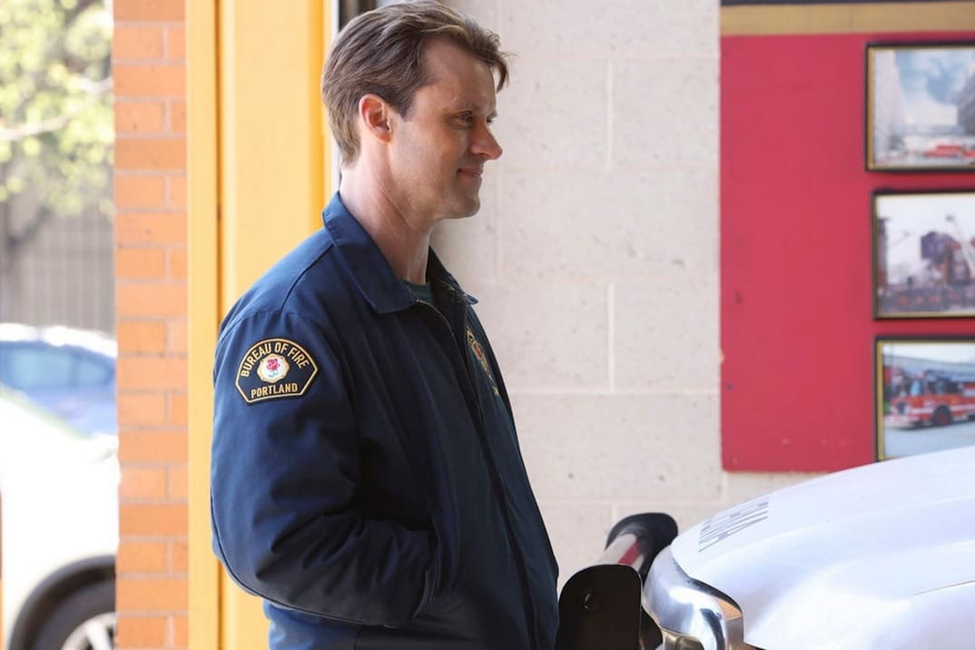 «Chicago Fire» 11×22: Red Waterfall