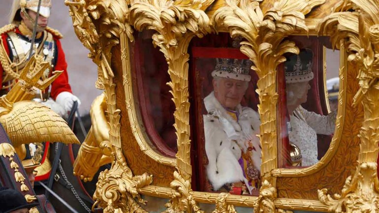 El enfado de Carlos III por el retraso de los príncipes de Gales en la Coronación