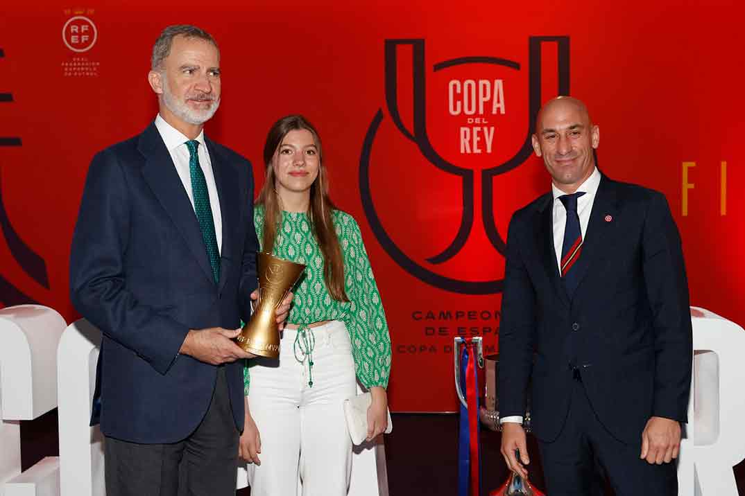 La infanta Sofía acompaña a Felipe VI a la final de la Copa del Rey