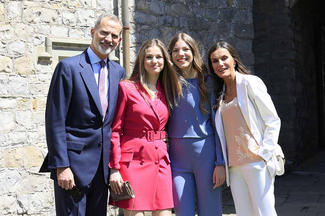 Reyes Felipe y Letizia con la princesa Leonor y la infanta Sofía - Graduación Princesa de Asturias © Casa Real S.M. El Rey