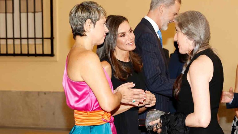 El elegante estilismo de la reina Letizia con su nuevo LBD