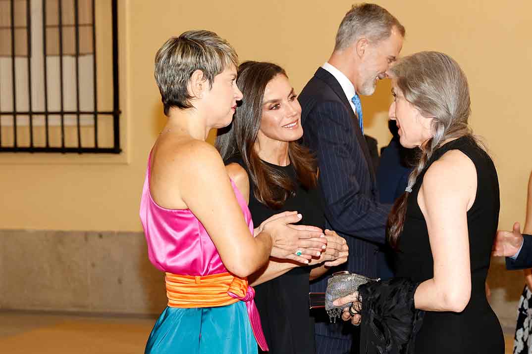 El elegante estilismo de la reina Letizia con su nuevo LBD