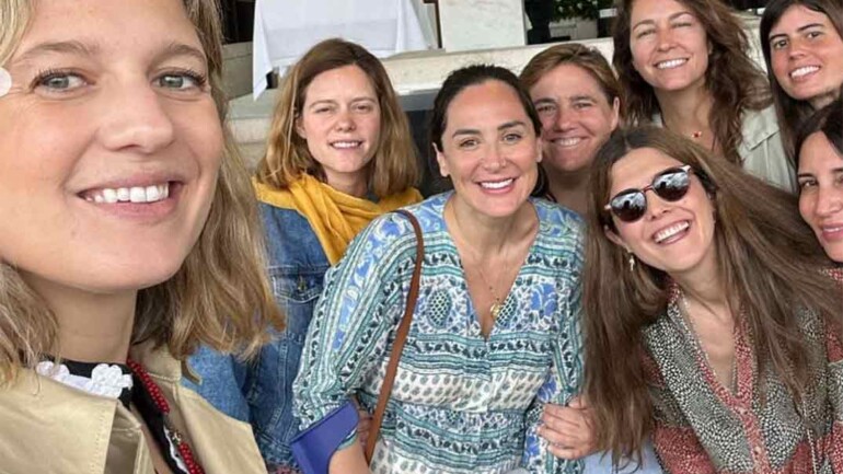 Tamara Falcó, con muletas, de despedida de soltera en Fátima