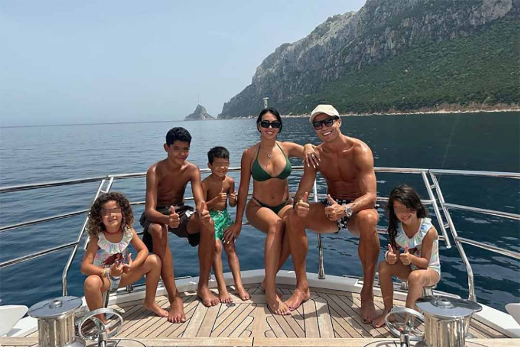 Las idílicas vacaciones de Cristiano y Georgina, en familia