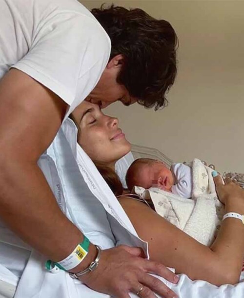 María Pombo, rompe a llorar tras el nacimiento de su hija Vega: “Nadie te habla de una post cesárea”