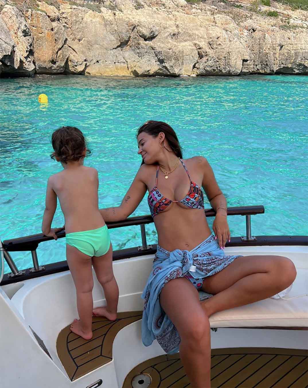 Laura Escanes con su hija Roma © Redes Sociales