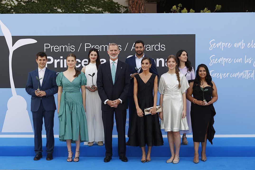 Reyes Felipe y Letizia con la Princesa Leonor y la Infanta Sofía - Premios Princesa Girona 2023 © Casa Real S.M. El Rey