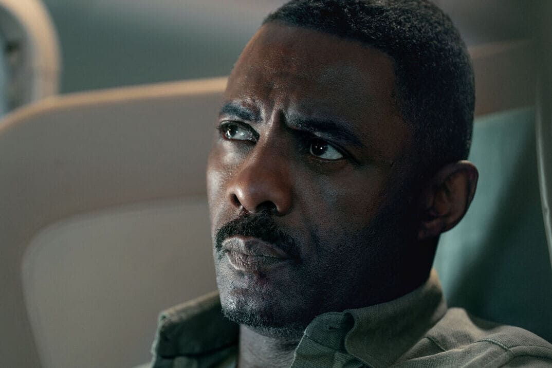 "secuestro en el aire" 1x06 - imagen promocional de Idris Elba