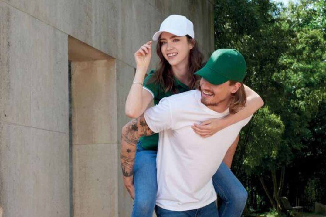 Gorras al Por Mayor: Declaración de estilo y comodidad.