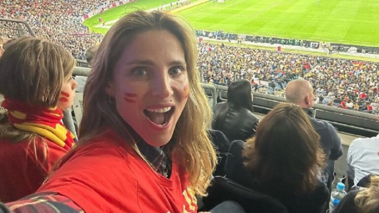 Elsa Pataky y su familia aplauden la victoria de España en Sidney