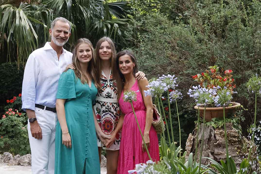 Reyes Felipe y Letizia con la princesa Leonor y la infanta Sofía © Casa Real S.M. El Rey