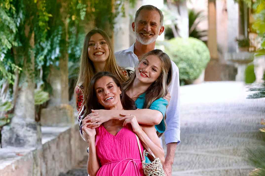 Reyes Felipe y Letizia con la princesa Leonor y la infanta Sofía © Casa Real S.M. El Rey