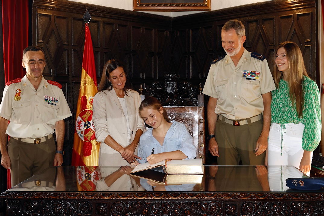 Princesa Leonor - Academia Militar Zaragoza - Casa Real S.M. El Rey