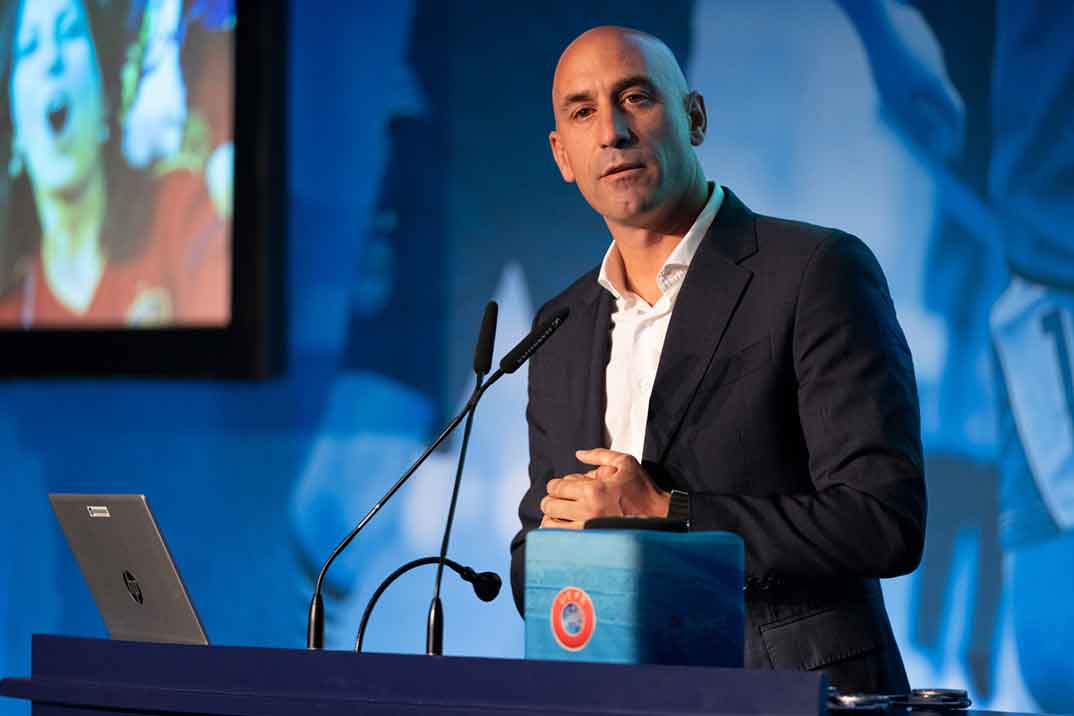 Luis Rubiales dimite como presidente de la RFEF y vicepresidente de UEFA